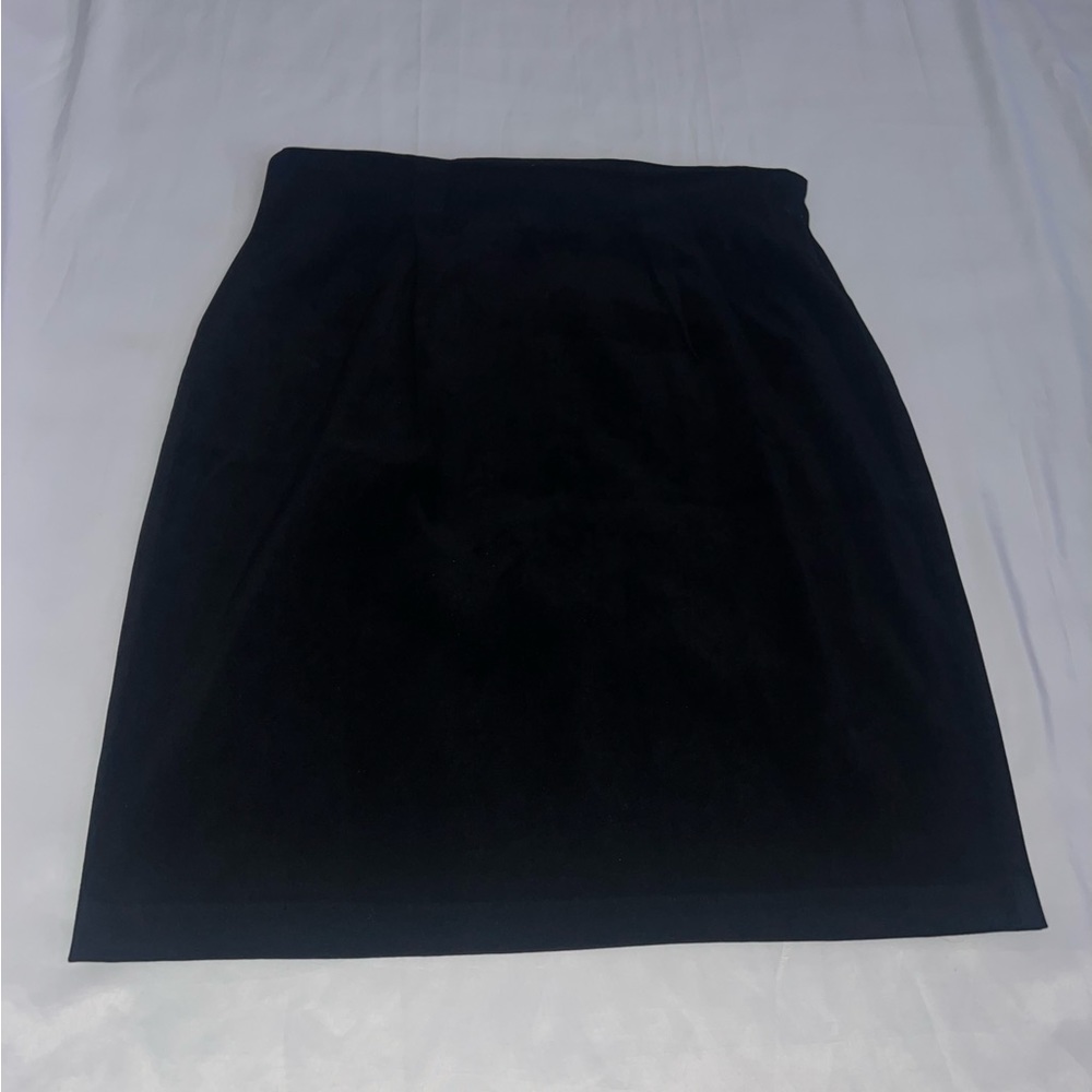 Fine Line New York Size 10 Skirt Zip Length 21” Poly Spandex M2